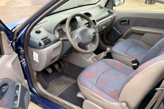 Renault Clio (2000) thumbnail 3