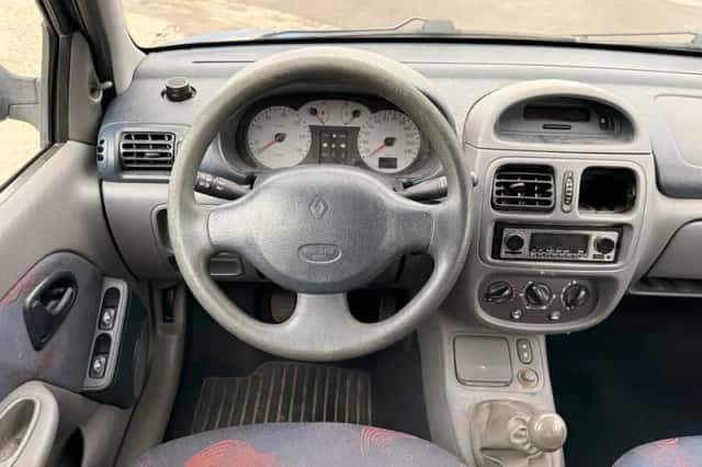 Renault Clio (2000) thumbnail 5