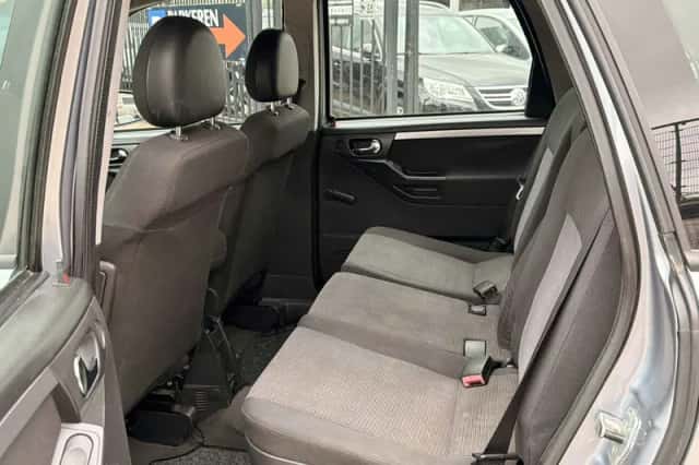 Opel Meriva (2004) thumbnail 4