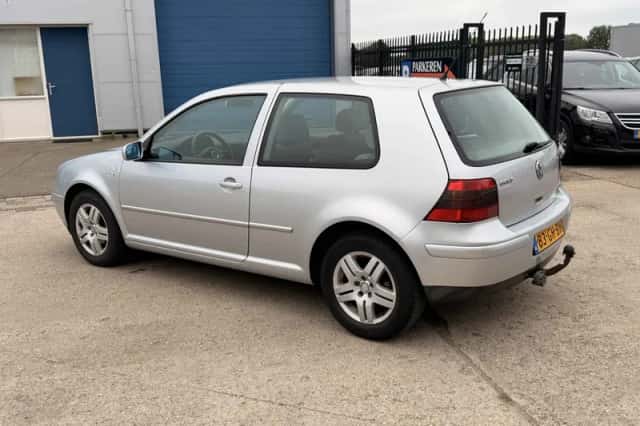 Volkswagen Golf (2000) thumbnail 2