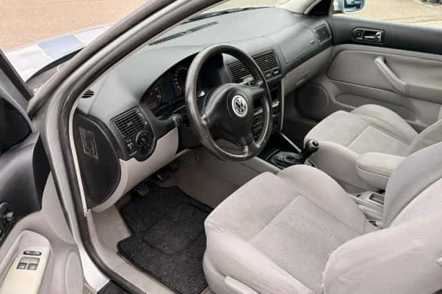 Volkswagen Golf (2000) thumbnail 3