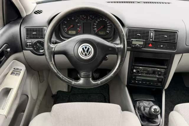Volkswagen Golf (2000) thumbnail 5