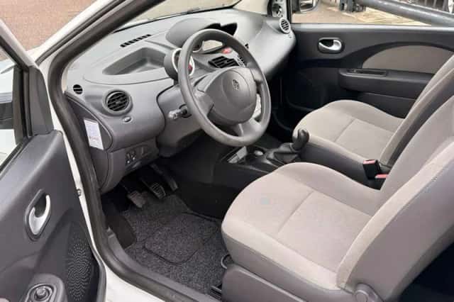 Renault Twingo (2011) thumbnail 3