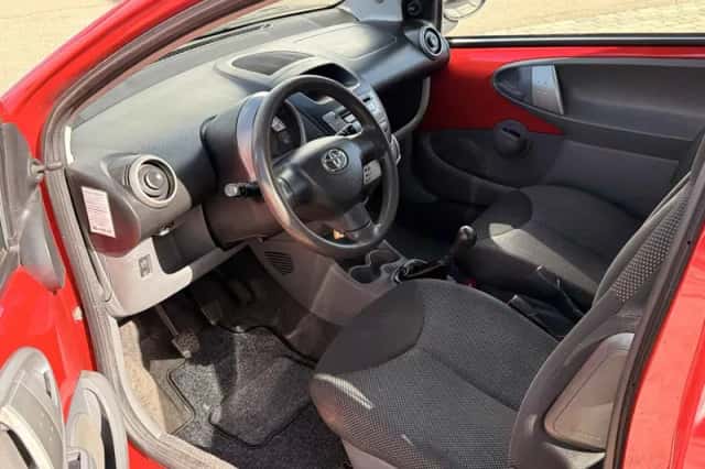 Toyota Aygo (2011) thumbnail 3