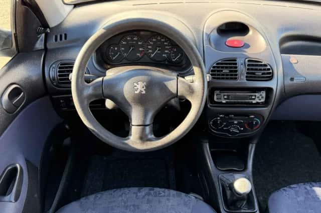 Peugeot 206 (2001) thumbnail 5