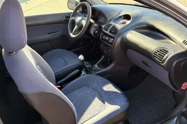 Peugeot 206 (2001) thumbnail 6