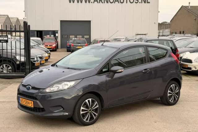 Ford Fiesta (2011) thumbnail 1