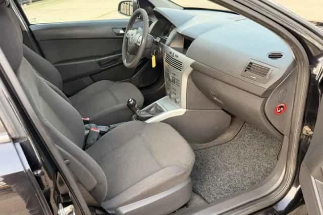 Opel Astra (2009) thumbnail 6