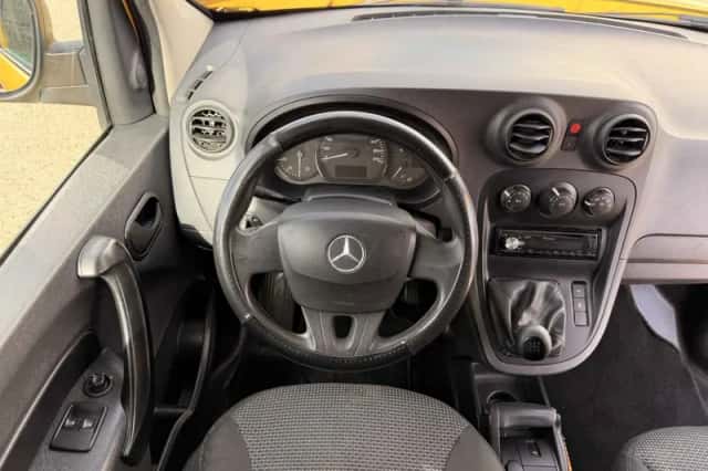 Mercedes-Benz Citan (2015) thumbnail 4