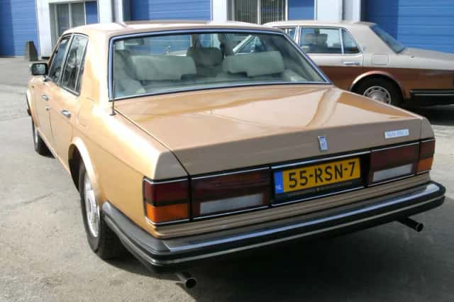 Rolls-Royce Silver Spirit (1985) thumbnail 2