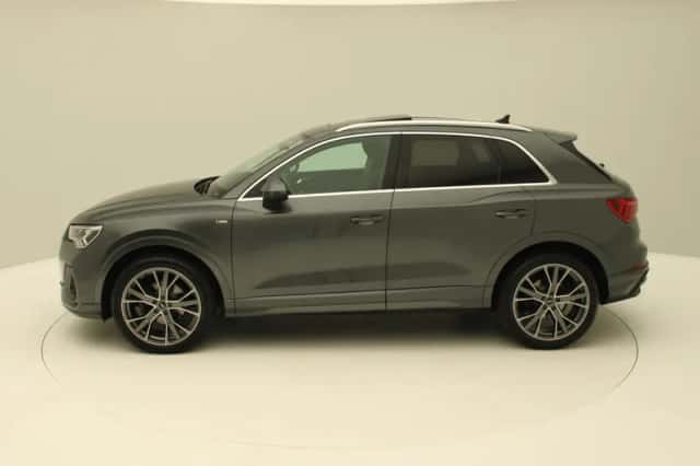 Audi Q3 (2021) thumbnail 2