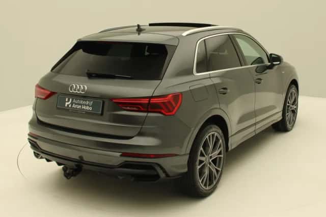 Audi Q3 (2021) thumbnail 5