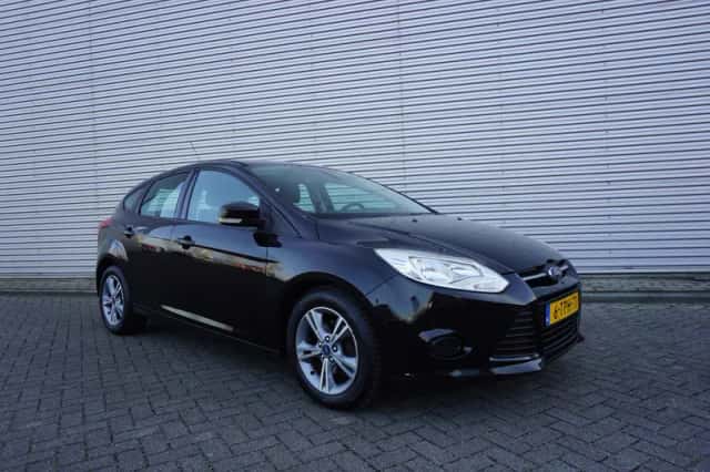 Ford Focus (2014) thumbnail 2