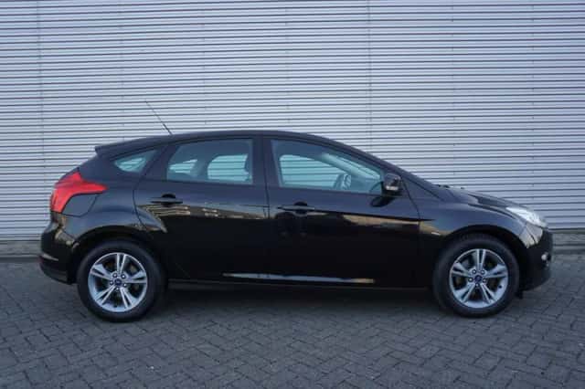 Ford Focus (2014) thumbnail 5