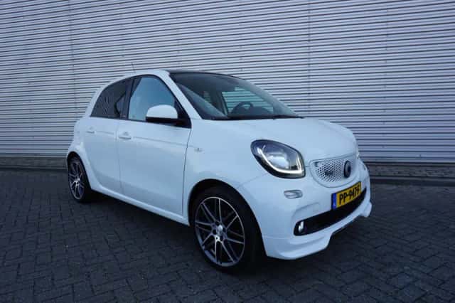 Smart ForFour (2017) thumbnail 2