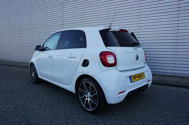 Smart ForFour (2017) thumbnail 3