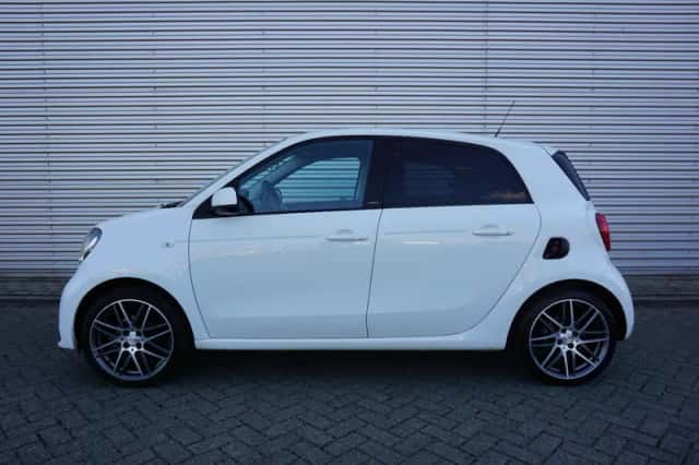 Smart ForFour (2017) thumbnail 4