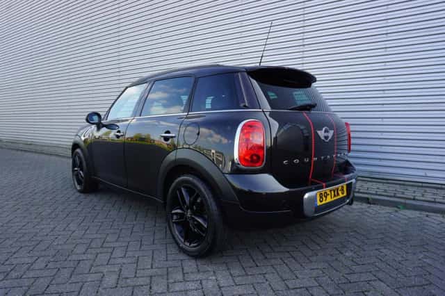 MINI Countryman (2012) thumbnail 3