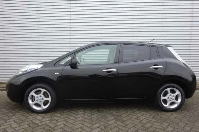 Nissan Leaf (2011) thumbnail 4