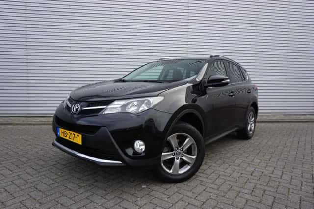 Toyota RAV4 (2015) thumbnail 1