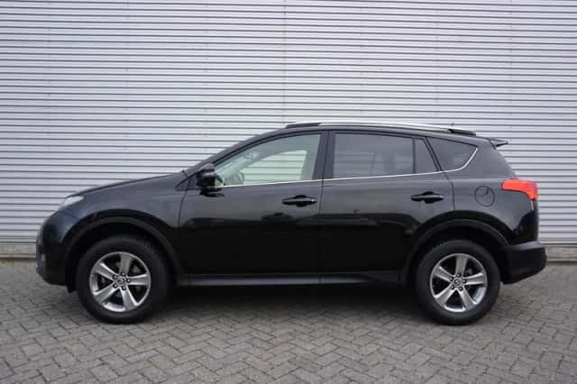 Toyota RAV4 (2015) thumbnail 4