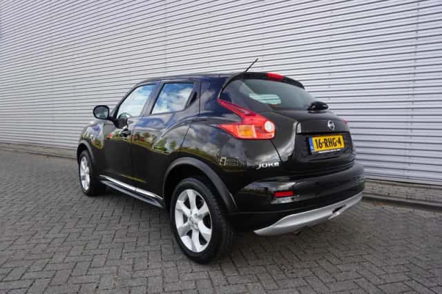 Nissan Juke (2011) thumbnail 3