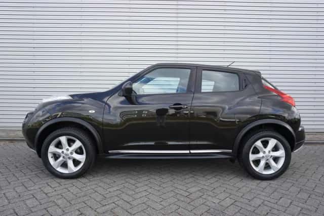 Nissan Juke (2011) thumbnail 4
