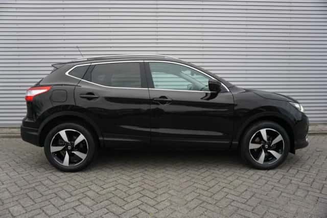 Nissan Qashqai (2017) thumbnail 5