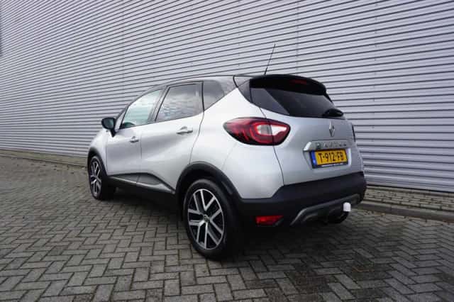 Renault Captur (2018) thumbnail 2
