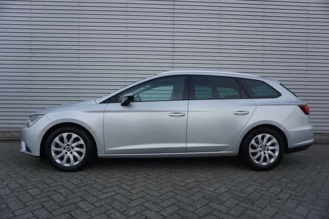 SEAT Leon (2016) thumbnail 4