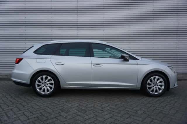 SEAT Leon (2016) thumbnail 5