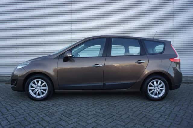 Renault Grand Scénic (2009) thumbnail 4