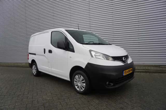 Nissan NV200 (2015) thumbnail 2