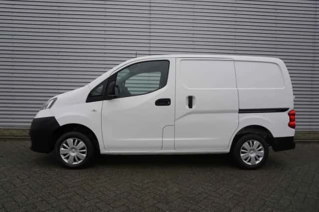 Nissan NV200 (2015) thumbnail 4
