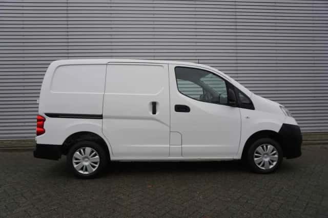 Nissan NV200 (2015) thumbnail 5