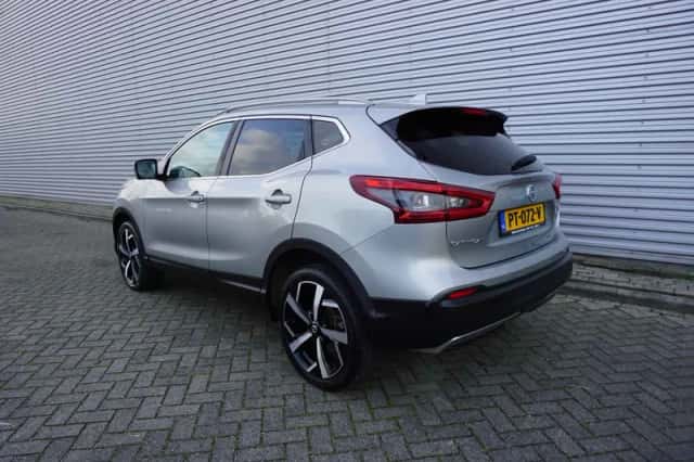 Nissan Qashqai (2017) thumbnail 3