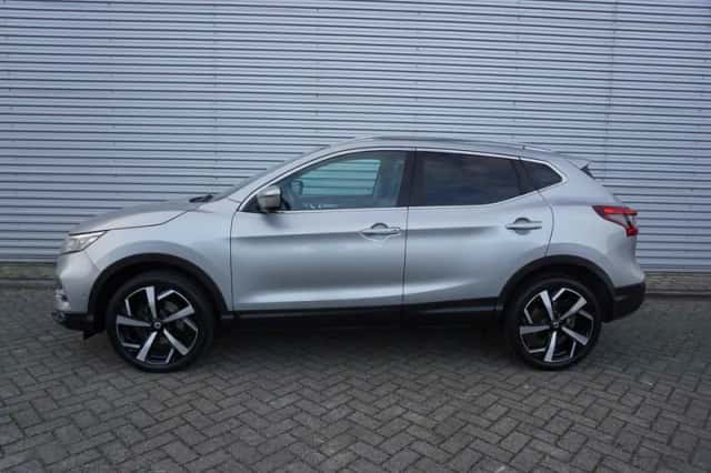 Nissan Qashqai (2017) thumbnail 4