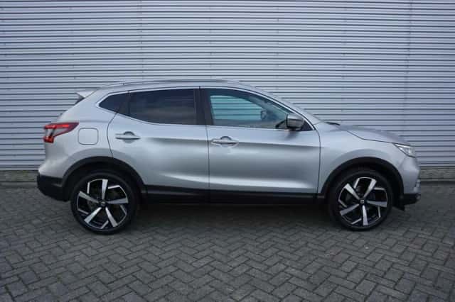 Nissan Qashqai (2017) thumbnail 5