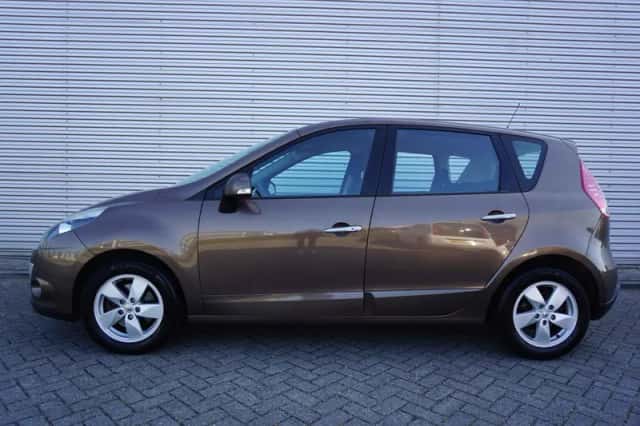 Renault Scénic (2009) thumbnail 4