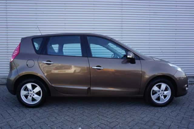 Renault Scénic (2009) thumbnail 5