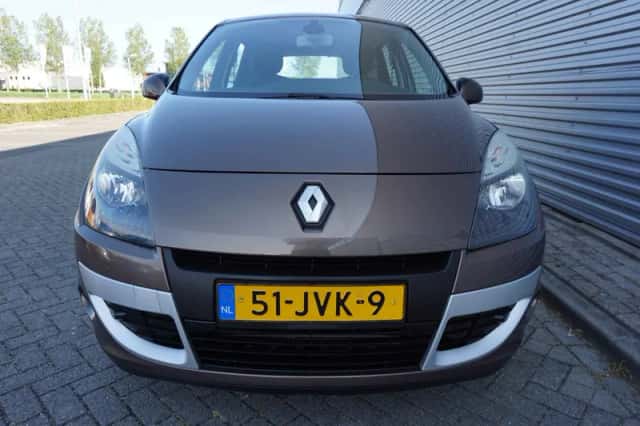 Renault Scénic (2009) thumbnail 6