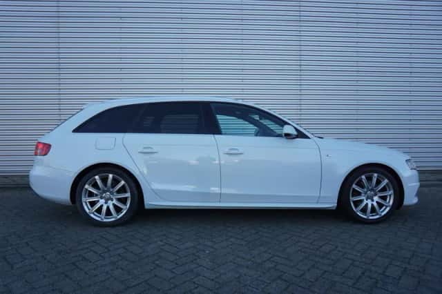 Audi A4 (2012) thumbnail 4