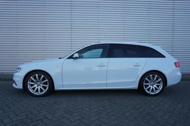 Audi A4 (2012) thumbnail 5