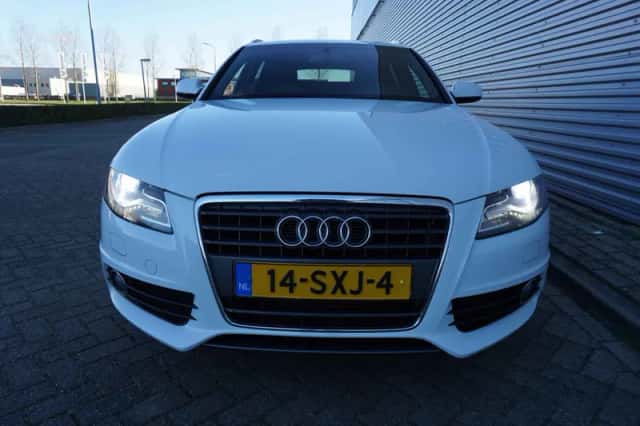 Audi A4 (2012) thumbnail 6