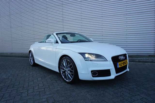 Audi TT (2011) thumbnail 3