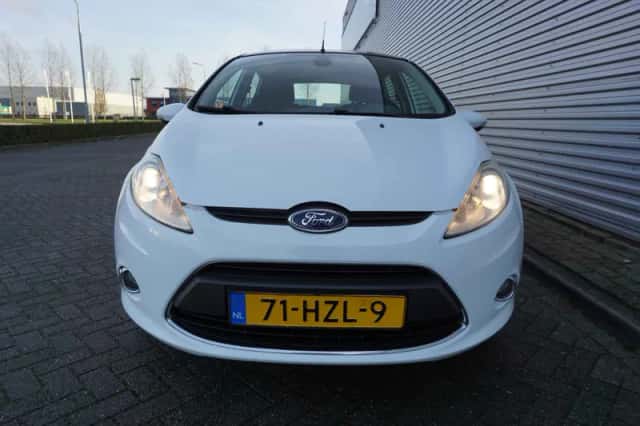 Ford Fiesta (2009) thumbnail 6