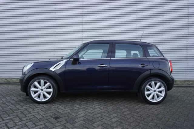 MINI Countryman (2011) thumbnail 4