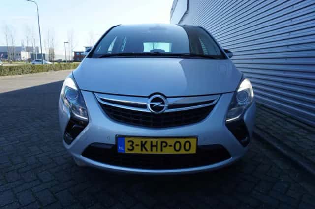Opel Zafira (2013) thumbnail 6