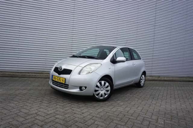Toyota Yaris (2008) thumbnail 1
