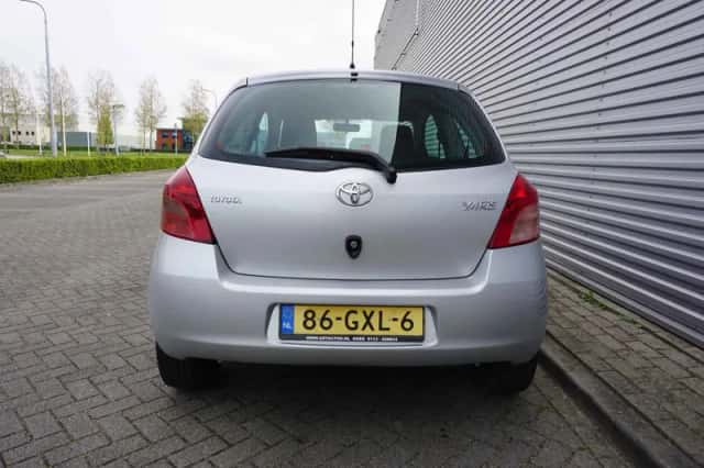 Toyota Yaris (2008) thumbnail 5